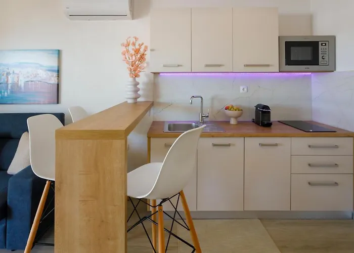 Side Apartment *
