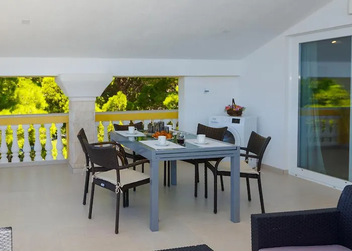 Side Apartment Brela