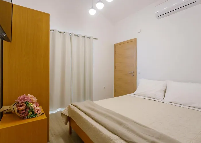 Side Apartment