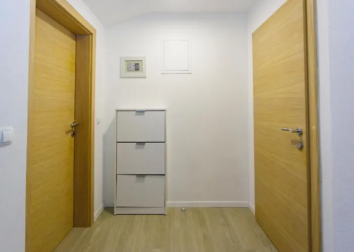 Apartment Side *