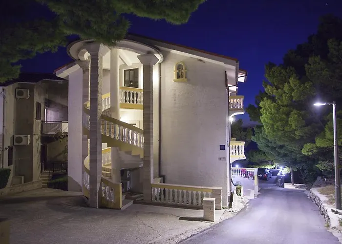 Side Apartment *